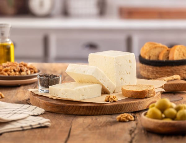 Tam Yağlı Klasik Sert Beyaz Peynir 650 Gr